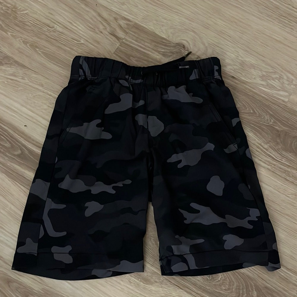 Boys Camouflage Print Black/Gray Shorts